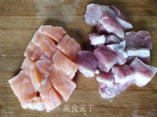 茄汁三文鱼丸拌饭的做法步骤：2