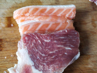 三文鱼牛肉米饭堡的做法步骤：1