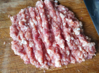 三文鱼牛肉米饭堡的做法步骤：2