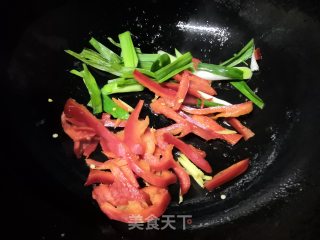 蒜菜炒卤干的做法步骤：3