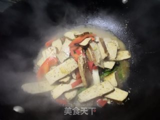 蒜菜炒卤干的做法步骤：8