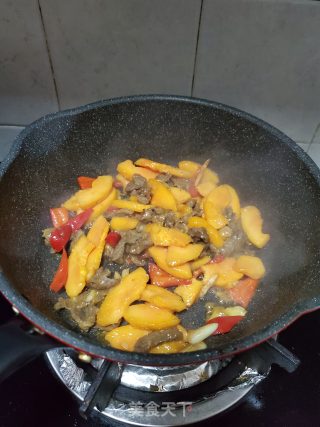 木瓜炒牛肉的做法步骤：9