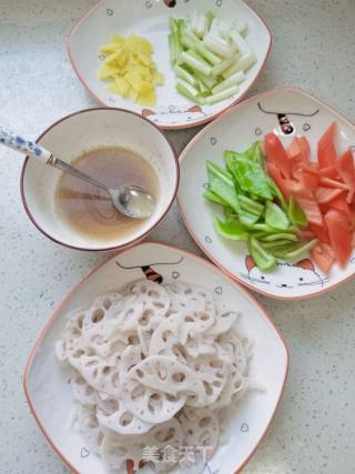 家常炒脆藕的做法步骤：4