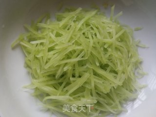 彩椒拌莴笋丝的做法步骤：2
