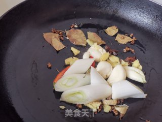 红烧鲳鱼的做法步骤：6