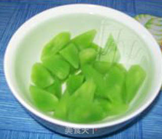 菠萝莴笋的做法步骤：4