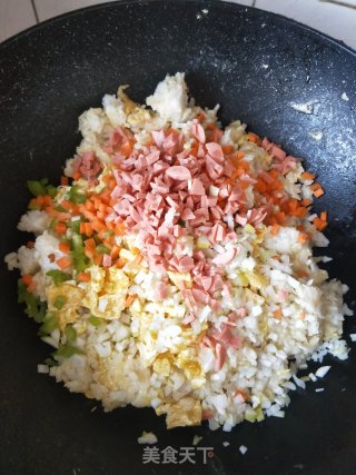 蛋炒饭的做法步骤：4