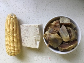 香芋玉米鸡汤的做法步骤：1