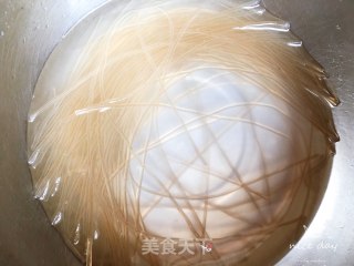 猪肉白菜炖粉条的做法步骤：3