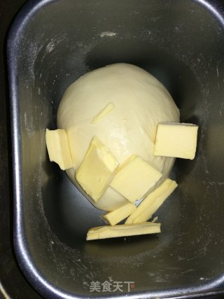 烤肠小面包的做法步骤：2