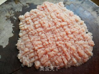 荠菜春卷的做法步骤：1