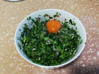 荠菜春卷的做法步骤：3