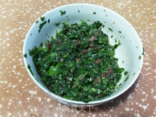 荠菜春卷的做法步骤：4