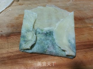 荠菜春卷的做法步骤：6