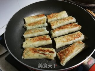 荠菜春卷的做法步骤：9