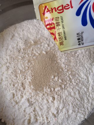 奶香葡萄干发糕的做法步骤：1