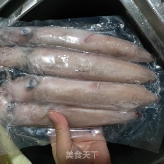 爆炒鱿鱼圈的做法步骤：1
