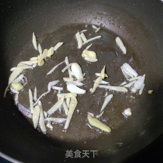 爆炒鱿鱼圈的做法步骤：5
