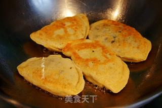 刺五加叶鸡蛋馅煎饺的做法步骤：5