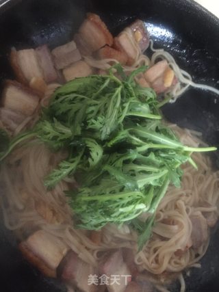抗菌消炎拌面 大蒜烧肉拌面的做法步骤：7