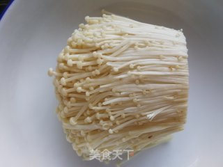 泡菜金针菇煮粉条的做法步骤：1