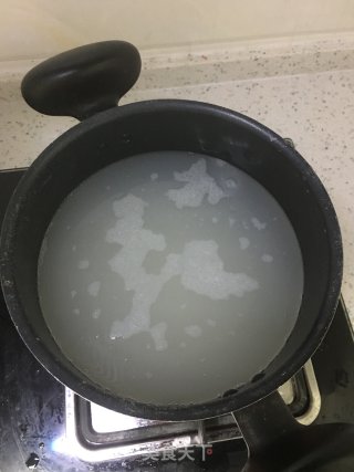 红糖米酒蛋花汤圆的做法步骤：2