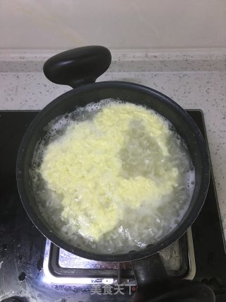 红糖米酒蛋花汤圆的做法步骤：4