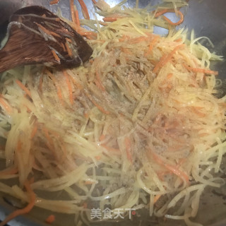 孜然土豆丝的做法步骤：3