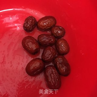 补血三红汤的做法步骤：2