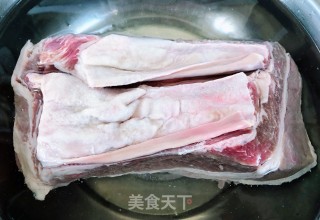 番茄牛腩面的做法步骤：1