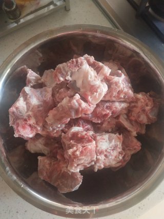 美味羊蝎子火锅的做法步骤：1