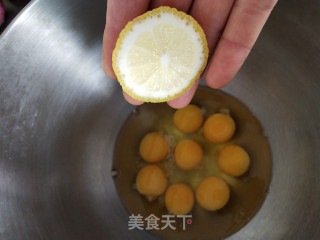 玫瑰香盒子蛋糕的做法步骤：1