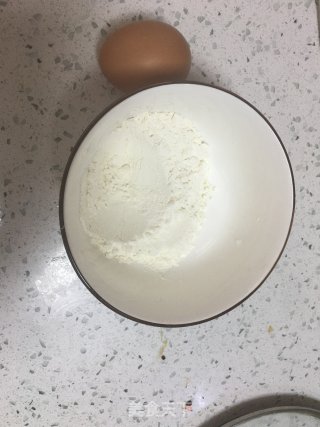 白面鸡蛋稀饭的做法步骤：1
