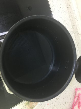 白面鸡蛋稀饭的做法步骤：2