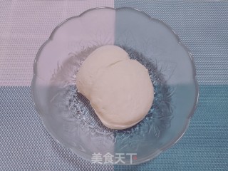 九层葱花饼的做法步骤：1