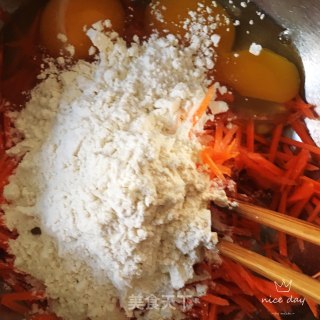 胡萝卜鸡蛋卷饼的做法步骤：4