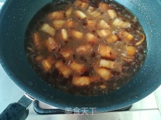 板栗红烧肉的做法步骤：7