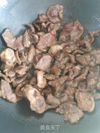 孜然牛肉的做法步骤：2