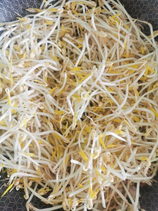 醋溜豆芽的做法步骤：3
