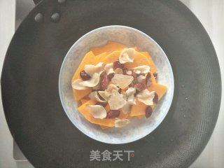 蒸南瓜百合红枣的做法步骤：5