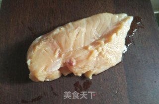 家庭煎鸡排（味道不比外面店里差）的做法步骤：1