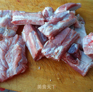 红烧排骨的做法步骤：2