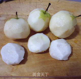 鲜银耳炖南果梨的做法步骤：2