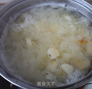 鲜银耳炖南果梨的做法步骤：8