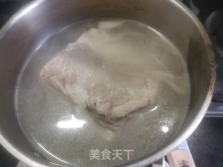 包菜回锅肉的做法步骤：3