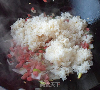 葱香火腿蛋炒饭的做法步骤：5