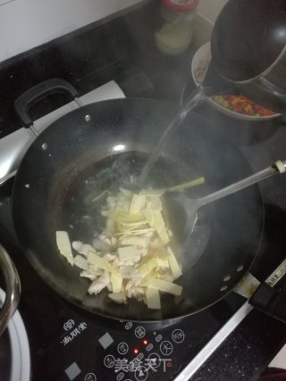 减脂笋菇汤的做法步骤：6