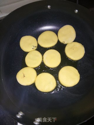 南瓜饼的做法步骤：7