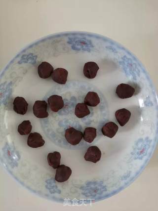 南瓜豆沙汤圆的做法步骤：1