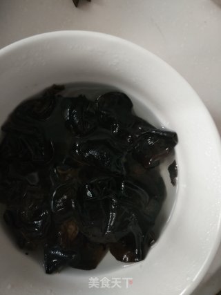 自制海底捞三鲜火锅的做法步骤：3